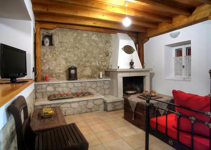 Menelia Holiday home Platistoma